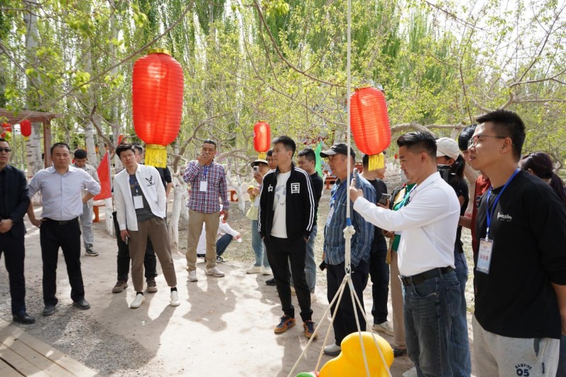 疏附瓜果卖全国！各地采购商组团打卡“杏中之王”原产地